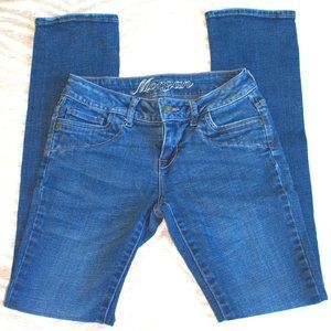 dELiA*s Morgan Straight Leg Blue Jeans | 1/2R